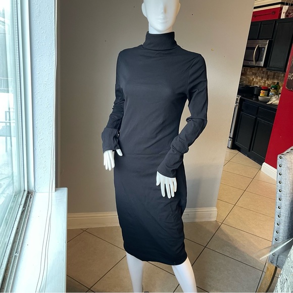 SHEIN BASICS Black Cotton High Neck Solid Bodycon Dress
Size XL for size 12-14 - Picture 14 of 14